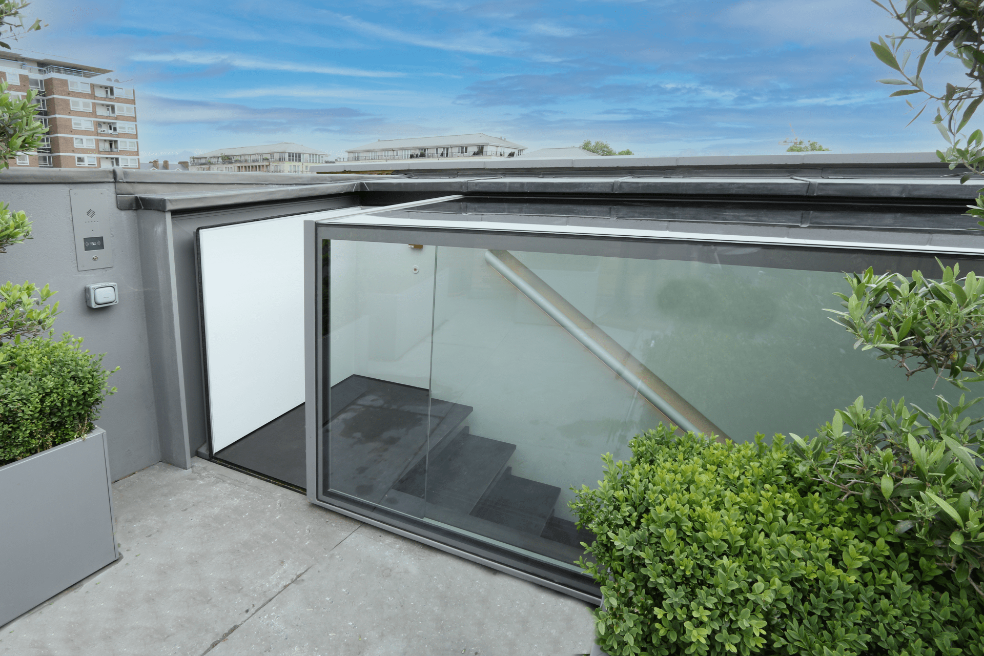 a close up shot of the automated rooflight system in the closed position - hera electric rooflight - sieger systems